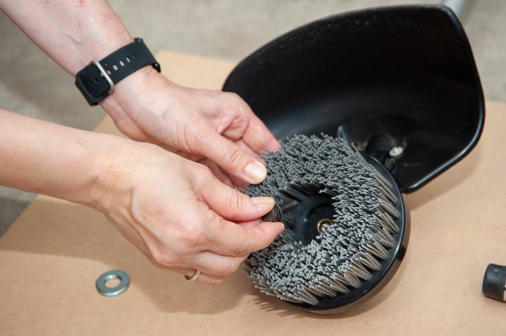 ブラシ本体を取り付ける