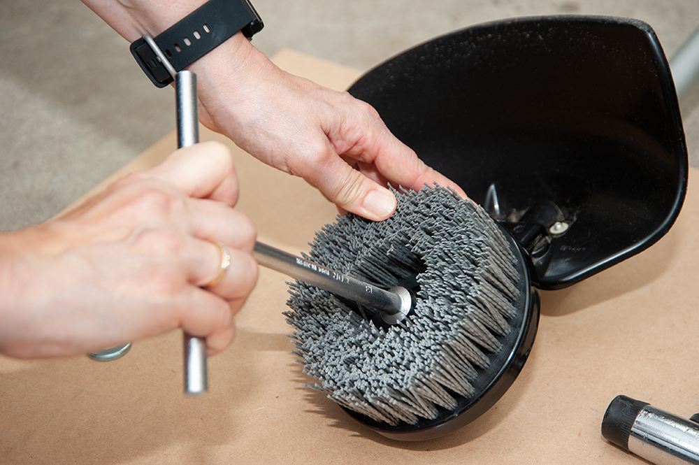 ブラシ本体を取り付ける